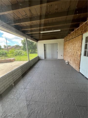 2031 Maravilla CIR, Fort Myers, FL 33901
