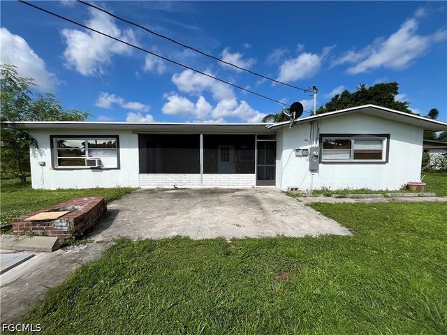 2031 Maravilla CIR, Fort Myers, FL 33901