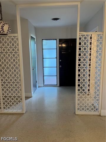 2031 Maravilla CIR, Fort Myers, FL 33901