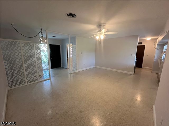 2031 Maravilla CIR, Fort Myers, FL 33901