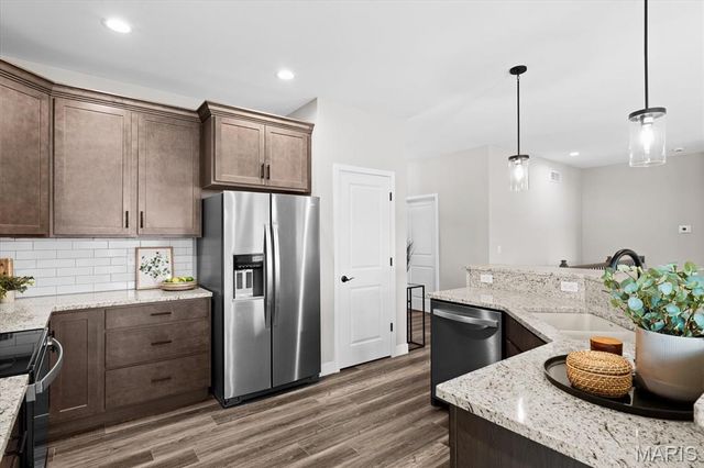8085 Villa Valley Lane, Caseyville, IL 62232
