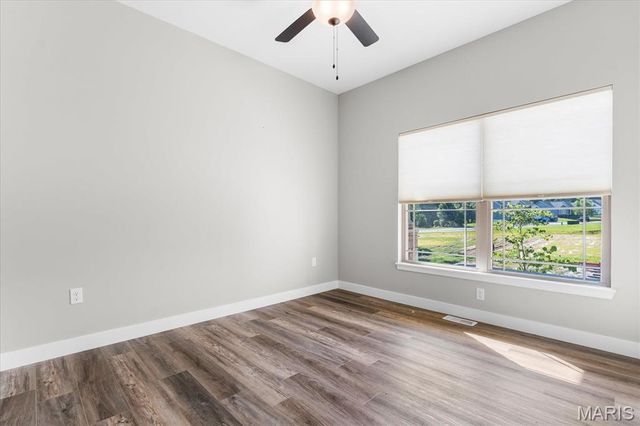 8085 Villa Valley Lane, Caseyville, IL 62232