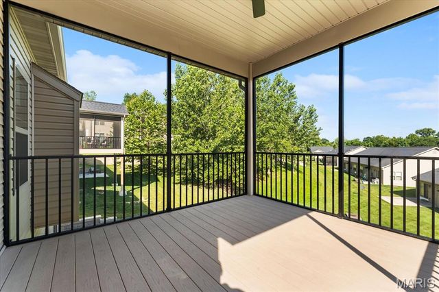 8085 Villa Valley Lane, Caseyville, IL 62232