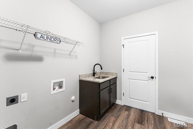 8085 Villa Valley Lane, Caseyville, IL 62232