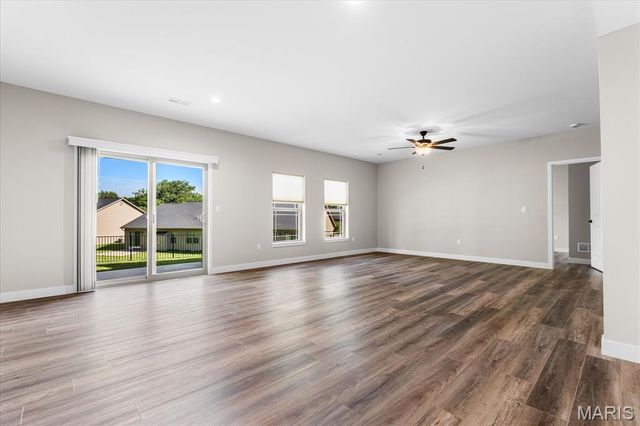 8085 Villa Valley Lane, Caseyville, IL 62232