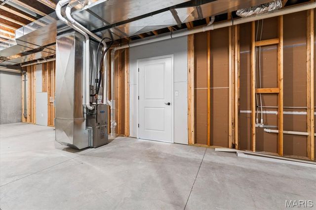 8085 Villa Valley Lane, Caseyville, IL 62232