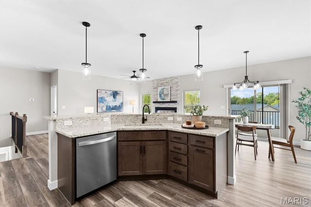 8085 Villa Valley Lane, Caseyville, IL 62232