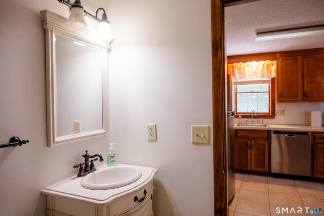 129 Deer Run Trail, Manchester, CT 06042