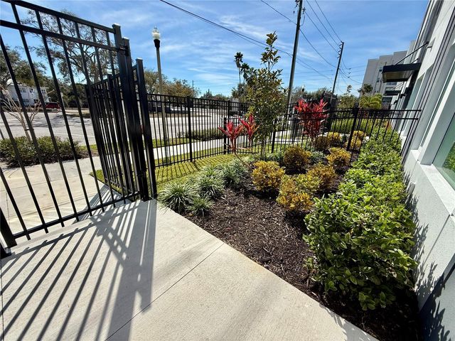 853 6TH AVENUE S, St Petersburg, FL 33701