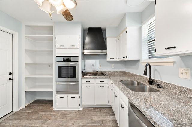 503 Bellmar Lane, Friendswood, TX 77546