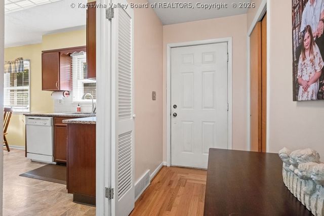 1559 Summit Drive, Charleston, WV 25302
