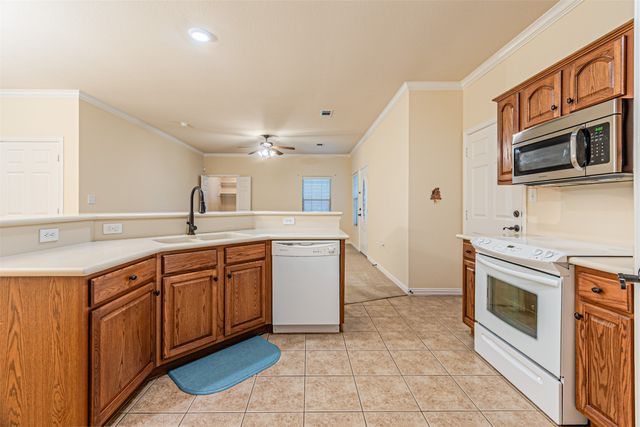 105 Sunglow Loop, Red Oak, TX 75154