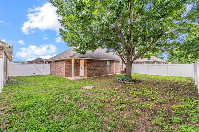 105 Sunglow Loop, Red Oak, TX 75154