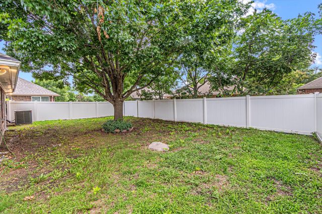 105 Sunglow Loop, Red Oak, TX 75154