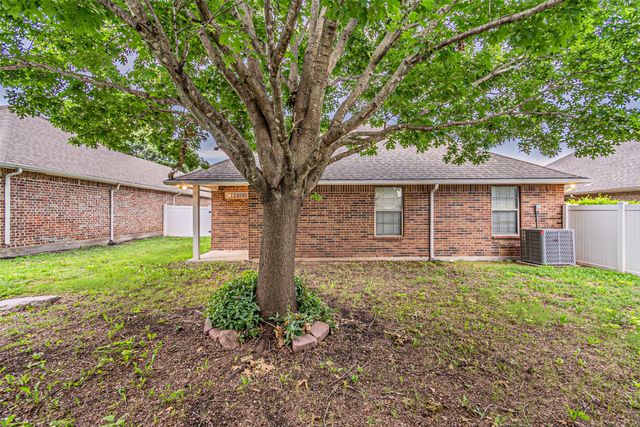 105 Sunglow Loop, Red Oak, TX 75154