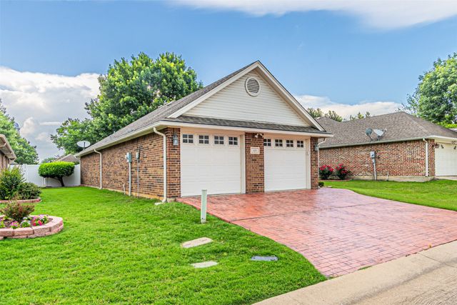 105 Sunglow Loop, Red Oak, TX 75154