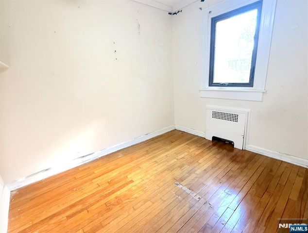 520 Broad Avenue 9, Englewood, NJ 07631