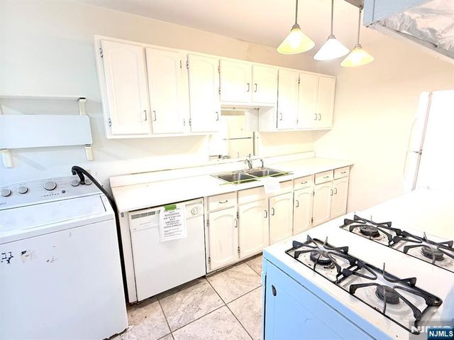 520 Broad Avenue 9, Englewood, NJ 07631