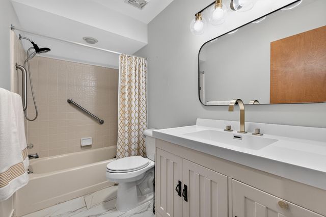 35075 Hillside Drive, Farmington Hills, MI 48335