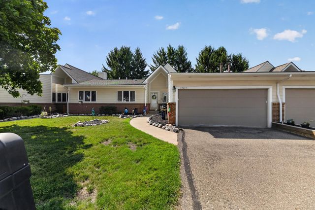 35075 Hillside Drive, Farmington Hills, MI 48335
