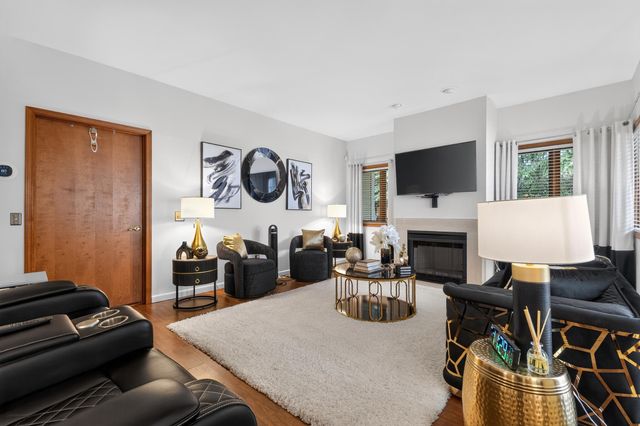 35075 Hillside Drive, Farmington Hills, MI 48335