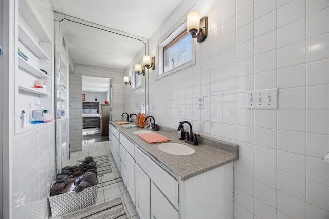 1330 Sycamore Street, Janesville, WI 53545