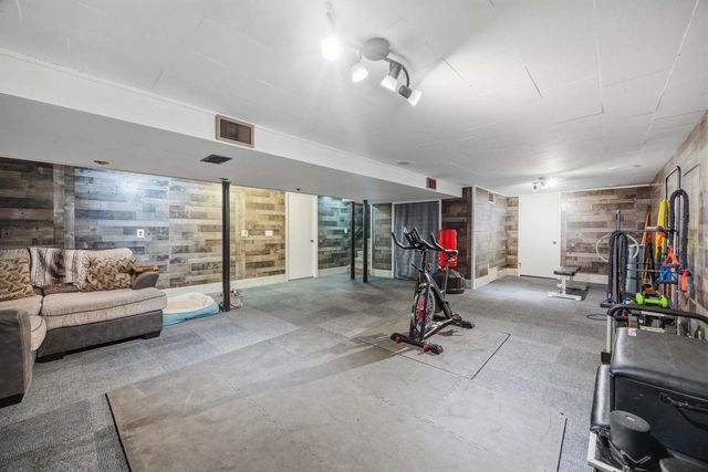 1330 Sycamore Street, Janesville, WI 53545