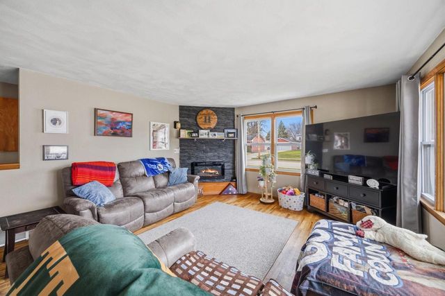 1330 Sycamore Street, Janesville, WI 53545