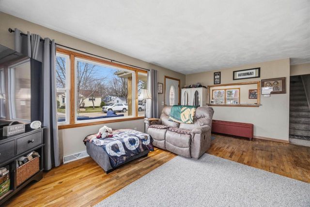 1330 Sycamore Street, Janesville, WI 53545