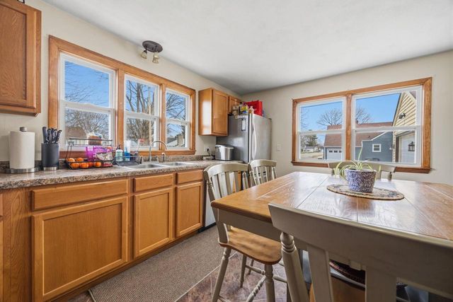 1330 Sycamore Street, Janesville, WI 53545