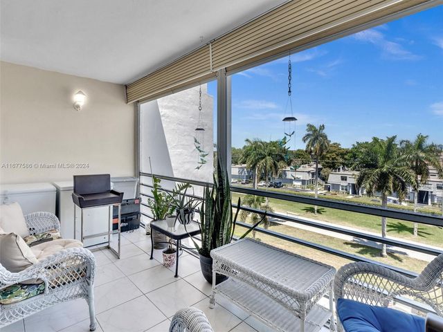6921 Cypress Rd PH17, Plantation, FL 33317