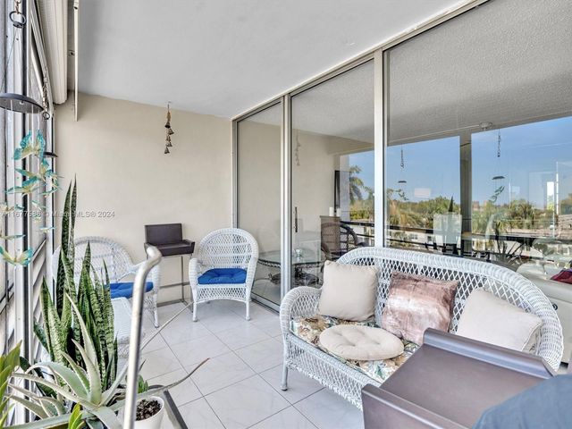 6921 Cypress Rd PH17, Plantation, FL 33317