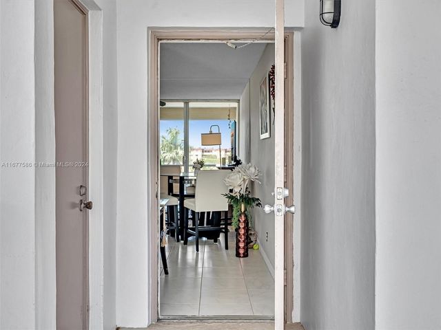 6921 Cypress Rd PH17, Plantation, FL 33317