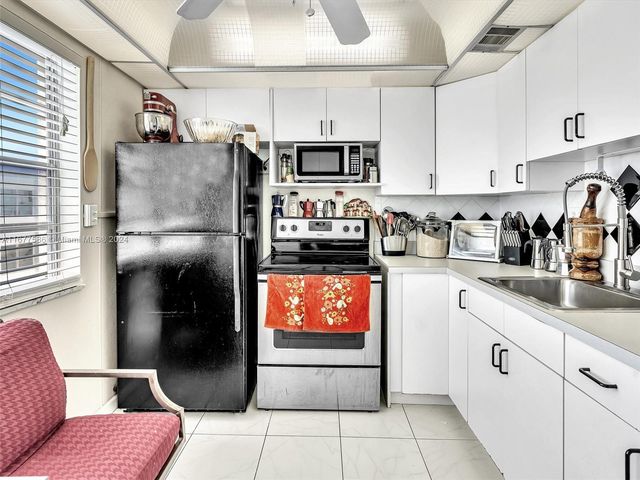 6921 Cypress Rd PH17, Plantation, FL 33317