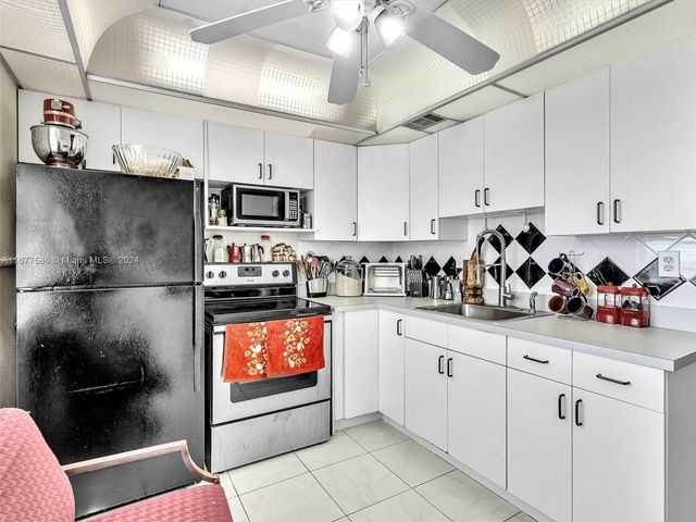 6921 Cypress Rd PH17, Plantation, FL 33317
