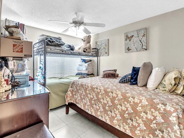 6921 Cypress Rd PH17, Plantation, FL 33317