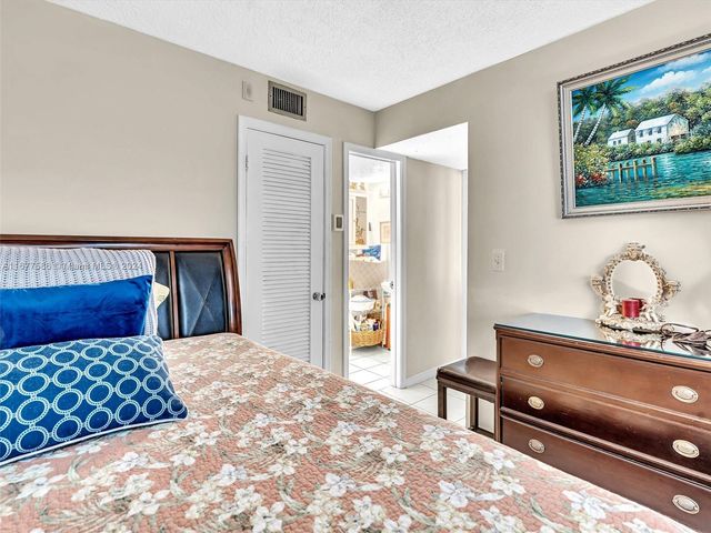 6921 Cypress Rd PH17, Plantation, FL 33317