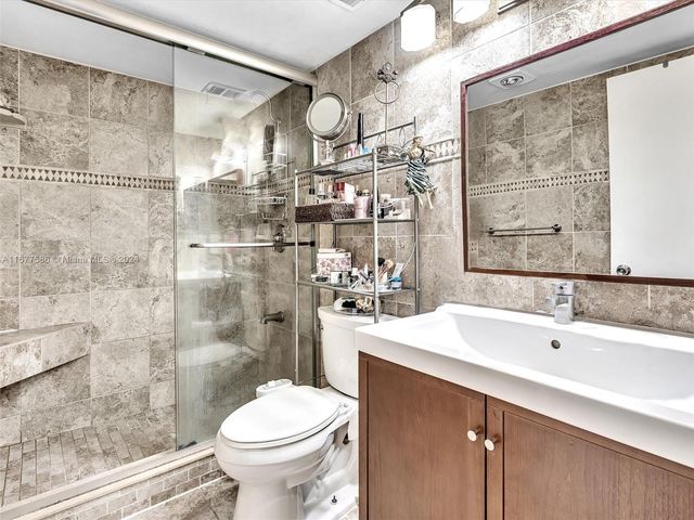 6921 Cypress Rd PH17, Plantation, FL 33317