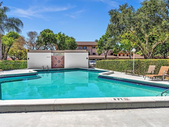6921 Cypress Rd PH17, Plantation, FL 33317