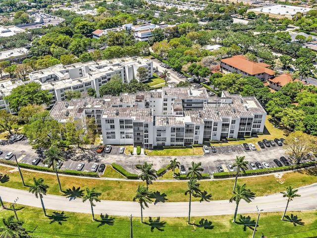 6921 Cypress Rd PH17, Plantation, FL 33317