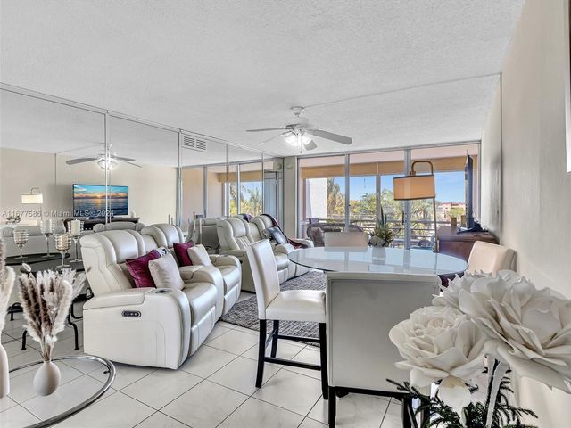 6921 Cypress Rd PH17, Plantation, FL 33317
