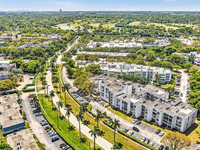 6921 Cypress Rd PH17, Plantation, FL 33317