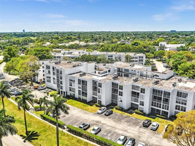 6921 Cypress Rd PH17, Plantation, FL 33317
