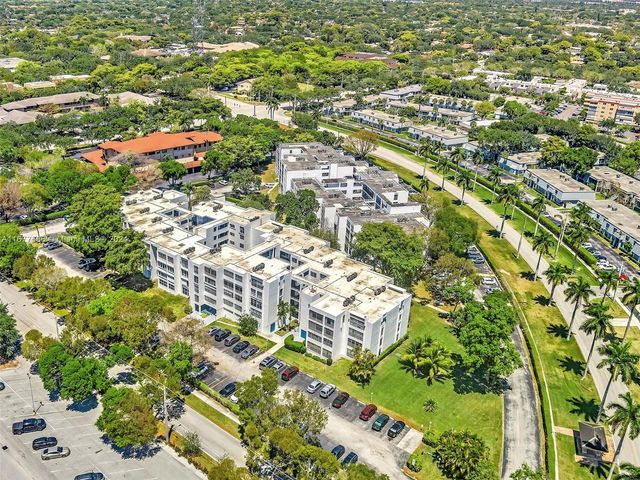 6921 Cypress Rd PH17, Plantation, FL 33317