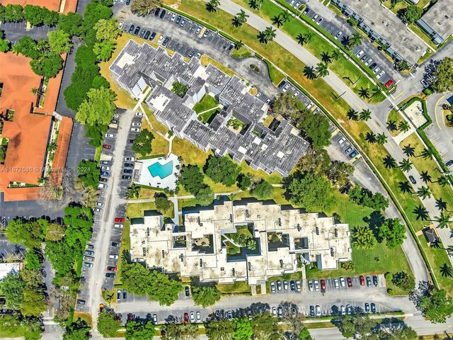 6921 Cypress Rd PH17, Plantation, FL 33317