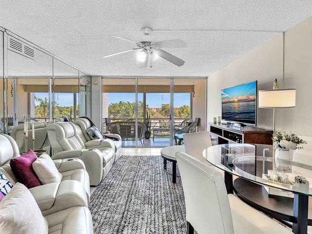 6921 Cypress Rd PH17, Plantation, FL 33317