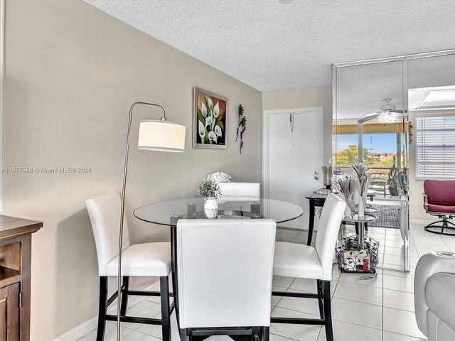 6921 Cypress Rd PH17, Plantation, FL 33317