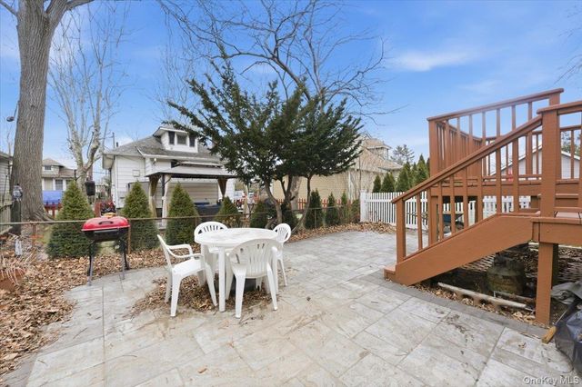 22 Sunset Trail 22, Bronx, NY 10465