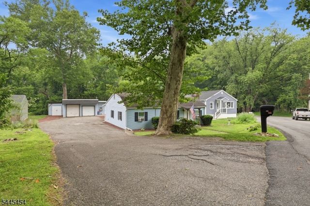 312 6Th St, Belvidere Twp., NJ 07823