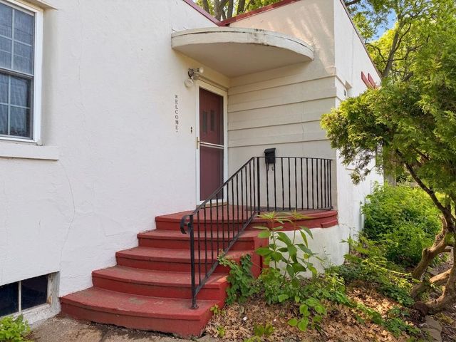 1708 Woodland Avenue, Davenport, IA 52803